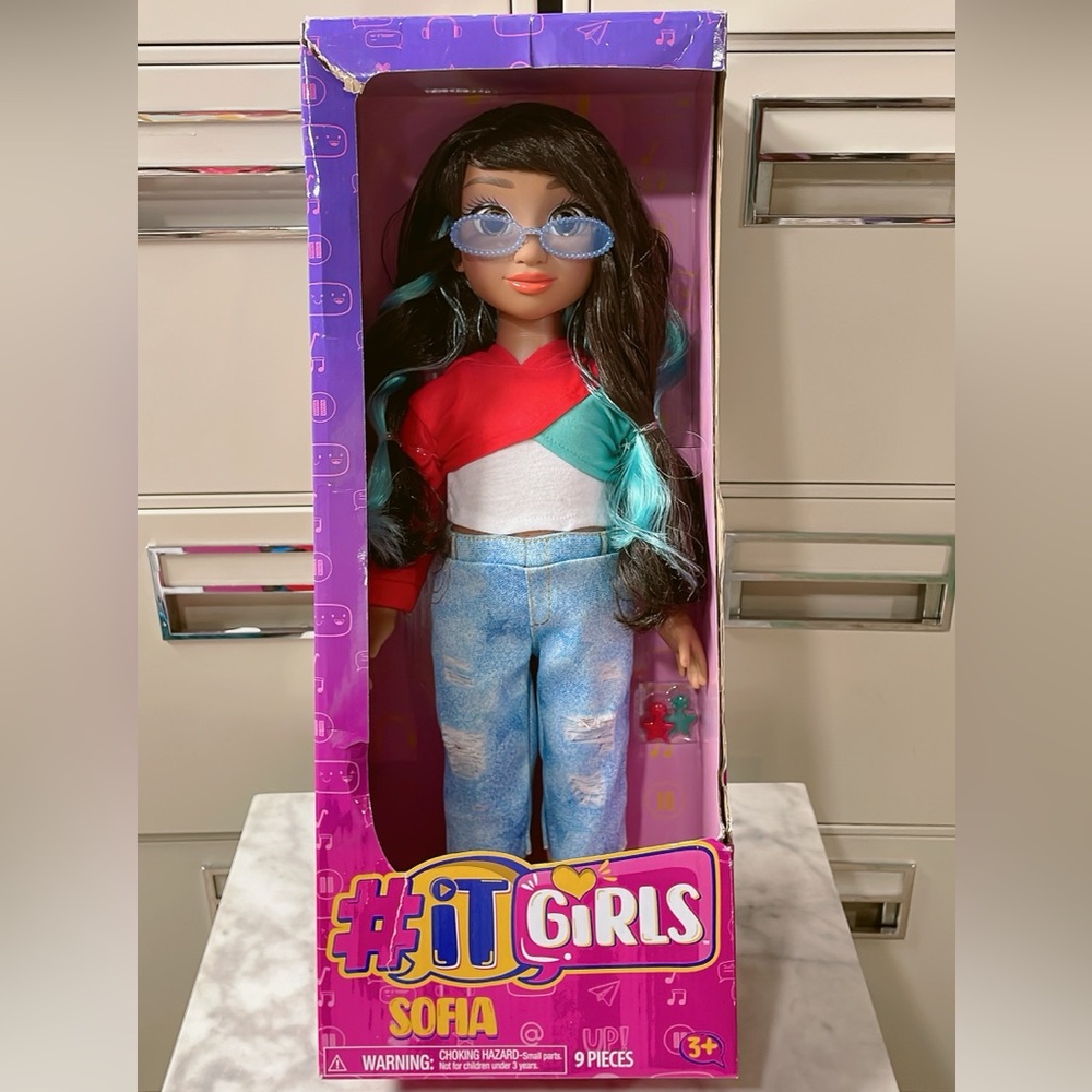 NEW It Girls Sofia 18” Doll